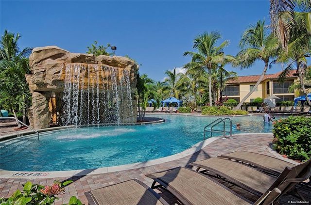 1035 SANDPIPER ST F-104, Naples, FL 34102