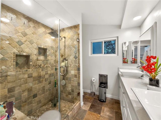 20520 Rhoda, Woodland Hills, CA 91367