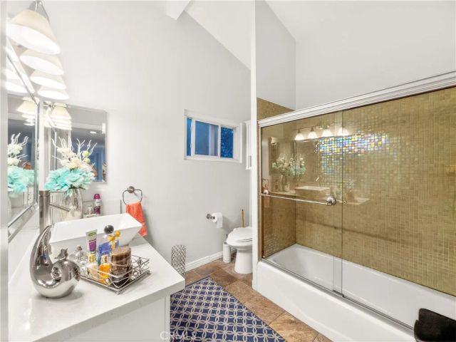 20520 Rhoda, Woodland Hills, CA 91367