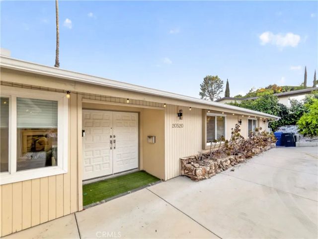20520 Rhoda, Woodland Hills, CA 91367