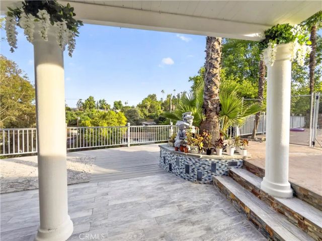 20520 Rhoda, Woodland Hills, CA 91367
