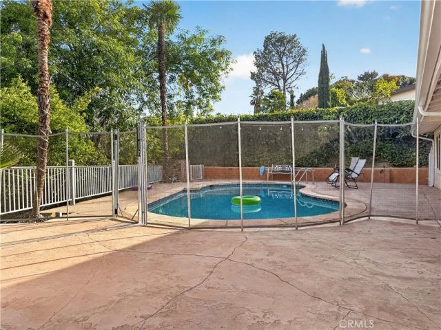 20520 Rhoda, Woodland Hills, CA 91367