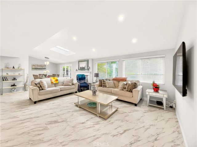 20520 Rhoda, Woodland Hills, CA 91367
