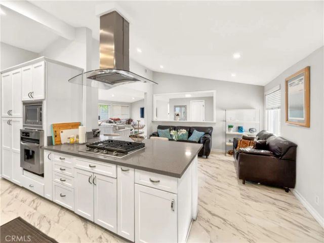 20520 Rhoda, Woodland Hills, CA 91367
