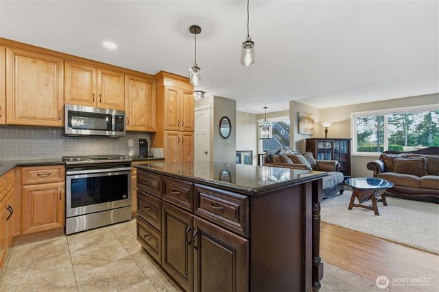6427 182nd Place SW, Lynnwood, WA 98037