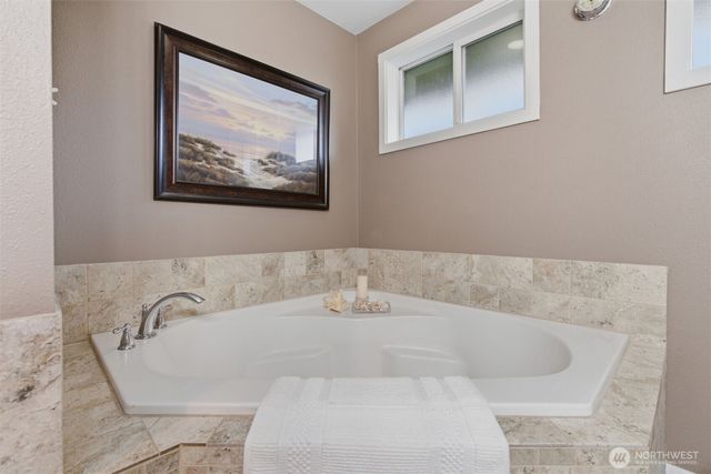 6427 182nd Place SW, Lynnwood, WA 98037