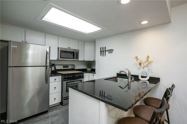 2153 Pinebrook Trail, Cuyahoga Falls, OH 44223