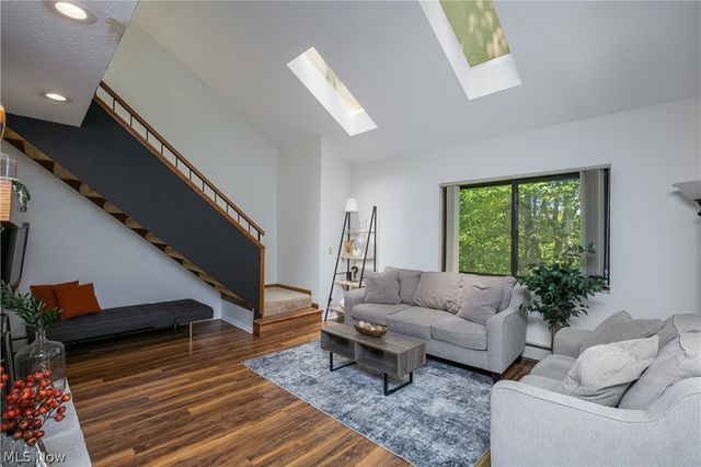 2153 Pinebrook Trail, Cuyahoga Falls, OH 44223