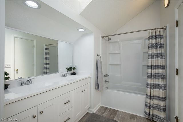 2153 Pinebrook Trail, Cuyahoga Falls, OH 44223