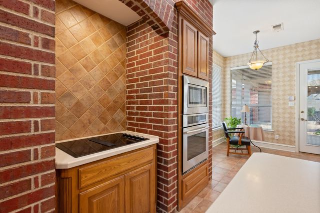 12316 Silver Maple Drive, Fort Worth, TX 76244