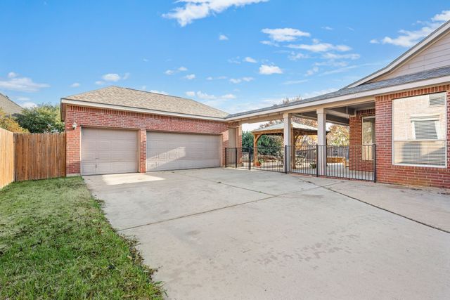 12316 Silver Maple Drive, Fort Worth, TX 76244