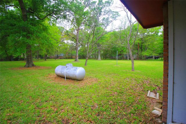 9137 White Oak Drive, Conroe, TX 77384