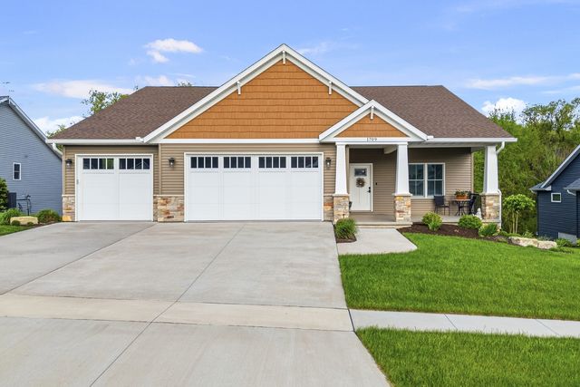 1709 E 6th Street A, Coal Valley, IL 61240