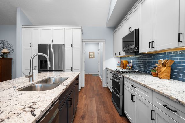 1709 E 6th Street A, Coal Valley, IL 61240