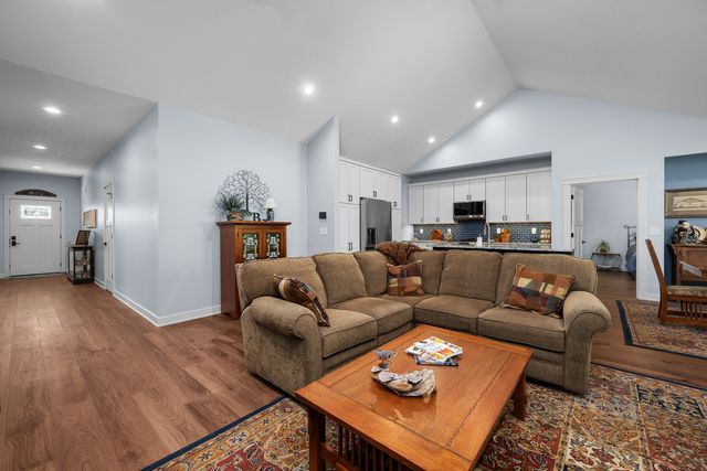 1709 E 6th Street A, Coal Valley, IL 61240