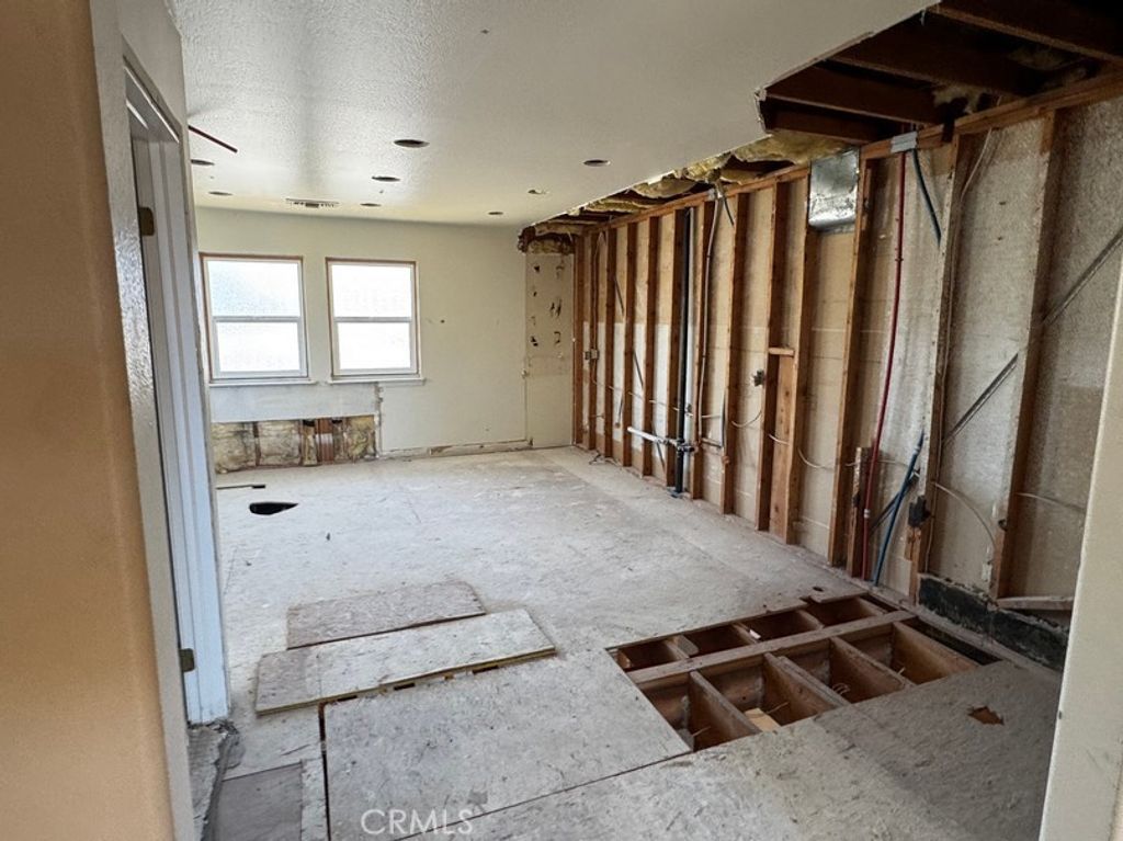 Image 10 of property listing at 11620 187th Street, Artesia, CA 90701