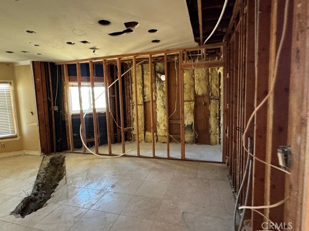 Image 4 of property listing at 11620 187th Street, Artesia, CA 90701