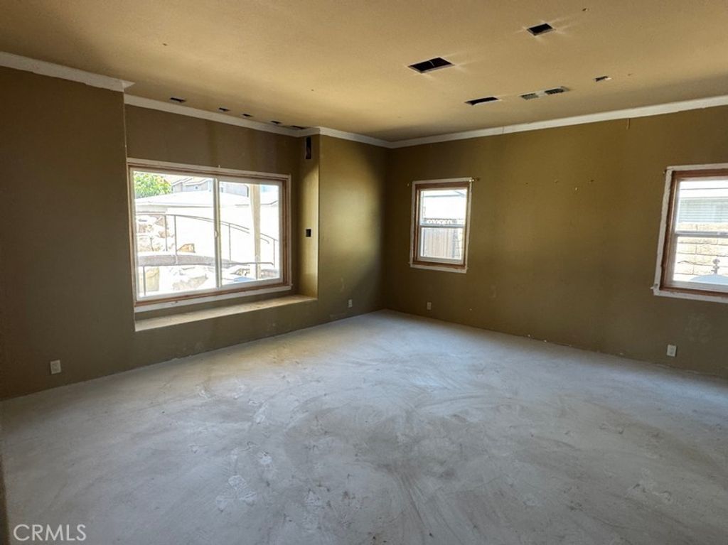 Image 7 of property listing at 11620 187th Street, Artesia, CA 90701