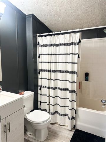 27022 Index Drive, Brookfield, MO 64628