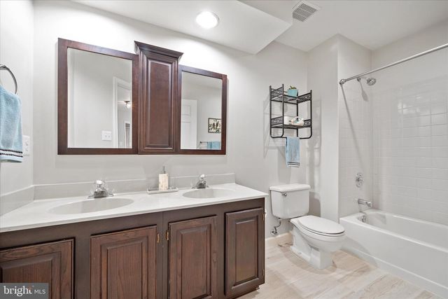 13809 S SPRINGS DR, Clifton, VA 20124