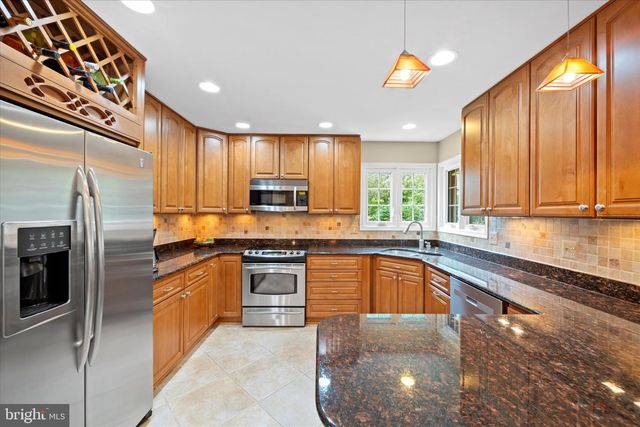 13809 S SPRINGS DR, Clifton, VA 20124