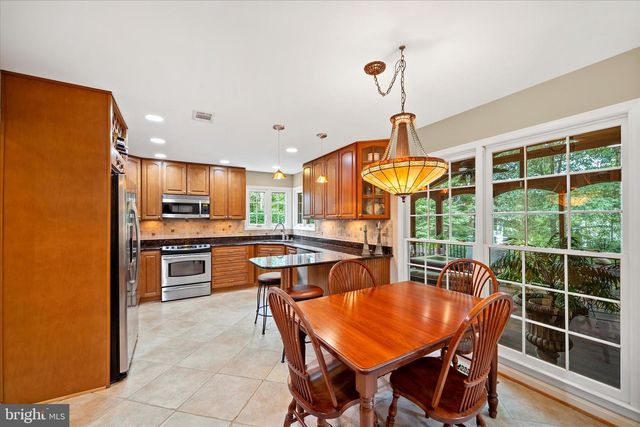 13809 S SPRINGS DR, Clifton, VA 20124