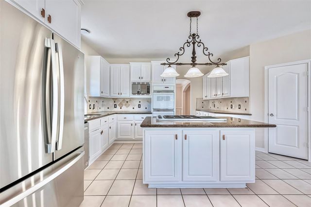 19 Calleston Court, Sugar Land, TX 77479