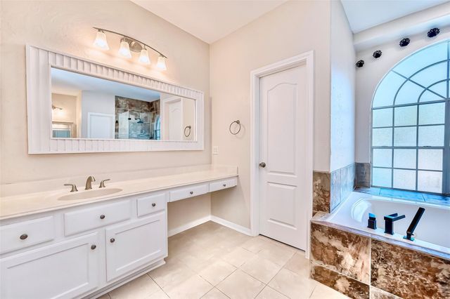 19 Calleston Court, Sugar Land, TX 77479