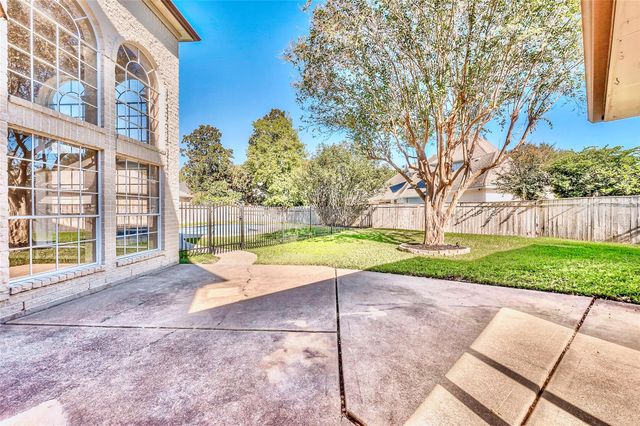 19 Calleston Court, Sugar Land, TX 77479