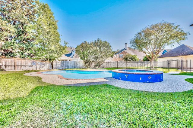 19 Calleston Court, Sugar Land, TX 77479