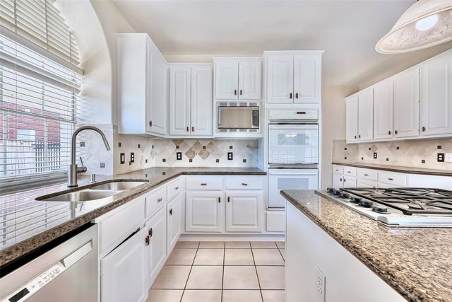 19 Calleston Court, Sugar Land, TX 77479