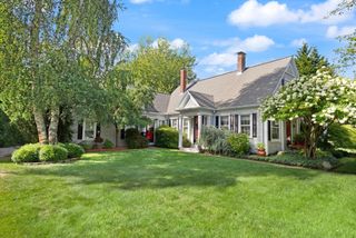 277 School St, Whitman, MA 02382