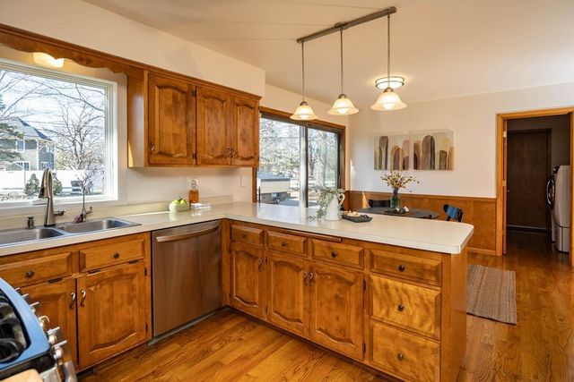 5600 W 70th Street, Edina, MN 55439