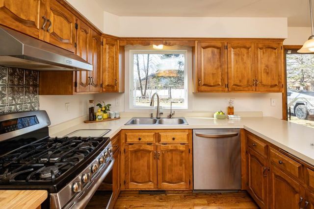 5600 W 70th Street, Edina, MN 55439