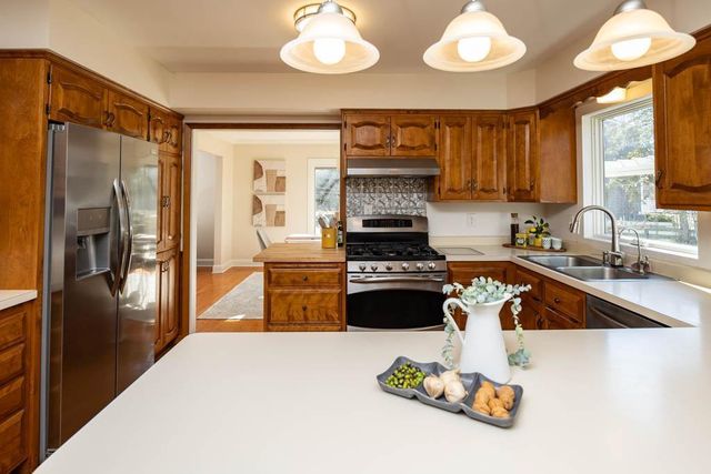 5600 W 70th Street, Edina, MN 55439