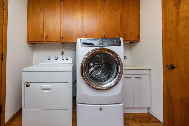 5600 W 70th Street, Edina, MN 55439