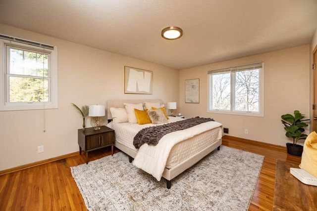 5600 W 70th Street, Edina, MN 55439