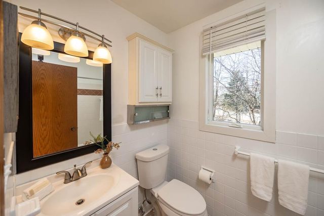 5600 W 70th Street, Edina, MN 55439