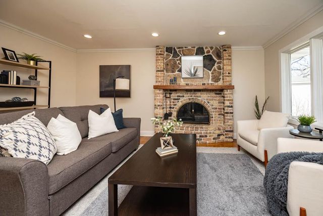 5600 W 70th Street, Edina, MN 55439