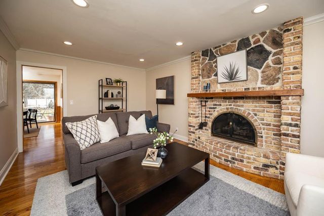 5600 W 70th Street, Edina, MN 55439