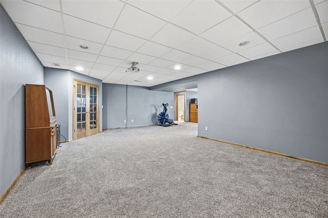 2460 Prairie Hill Drive, Marion, IA 52302