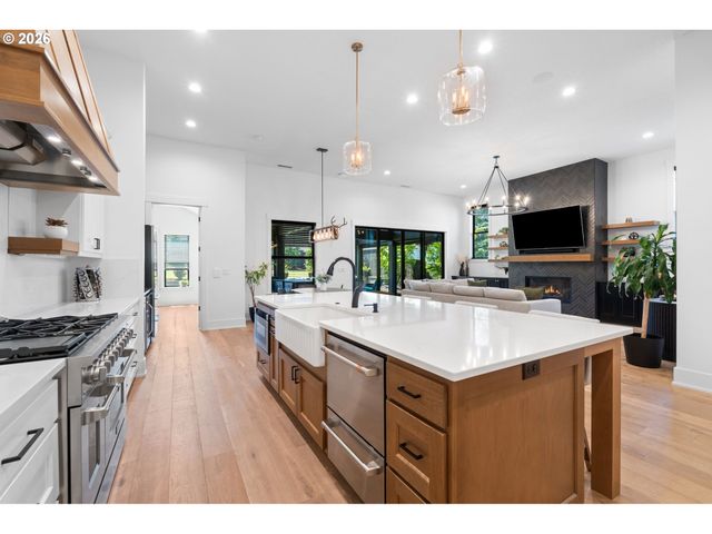 12394 Se YOAKUM Ln, Happy Valley, OR 97086