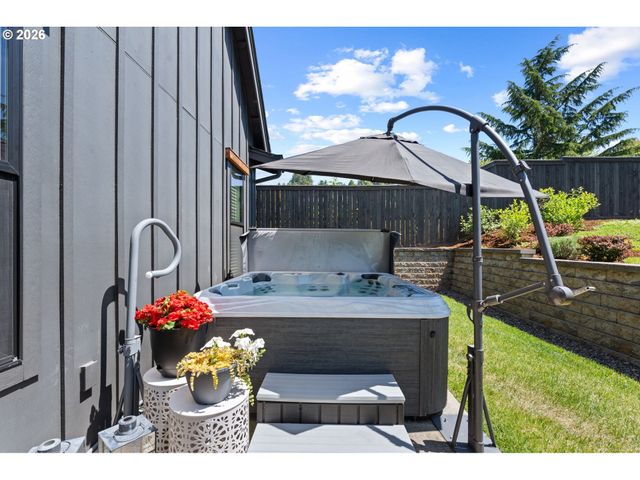 12394 Se YOAKUM Ln, Happy Valley, OR 97086