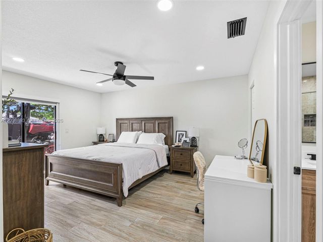 11010 SW 13th Street, Pembroke Pines, FL 33025