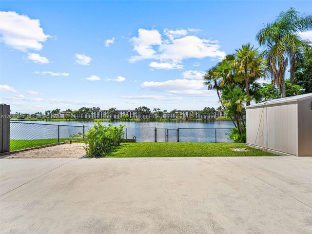 11010 SW 13th Street, Pembroke Pines, FL 33025