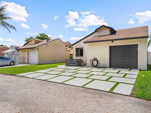 11010 SW 13th Street, Pembroke Pines, FL 33025