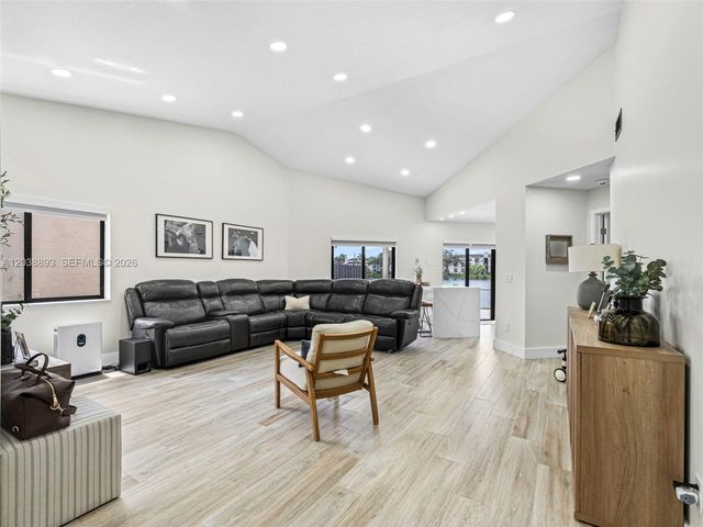 11010 SW 13th Street, Pembroke Pines, FL 33025