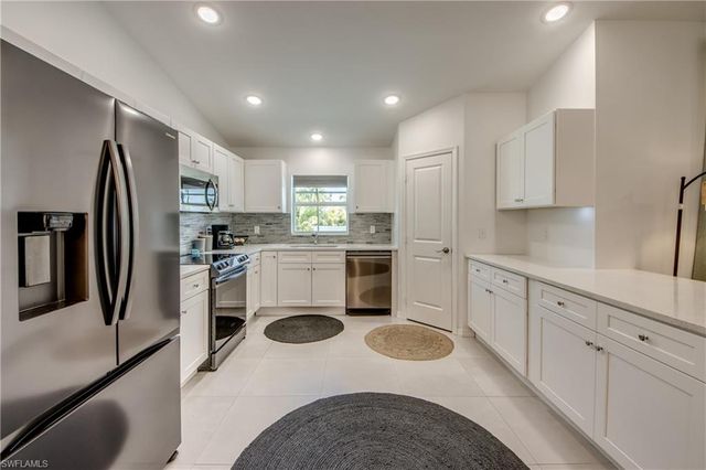 29 SW 21st PL, Cape Coral, FL 33991