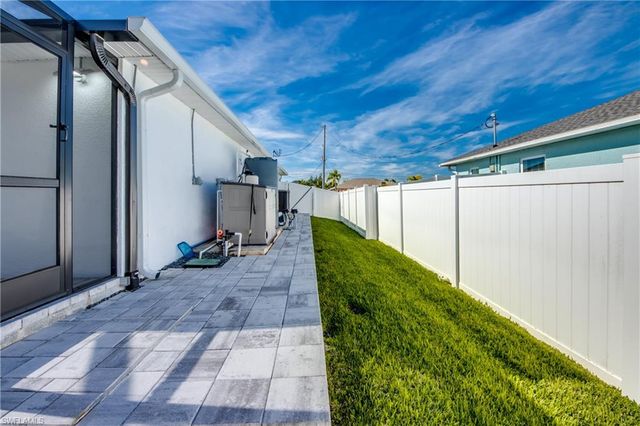 29 SW 21st PL, Cape Coral, FL 33991