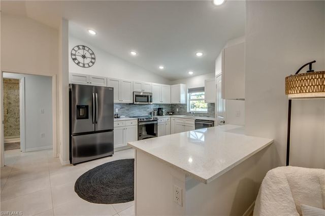 29 SW 21st PL, Cape Coral, FL 33991